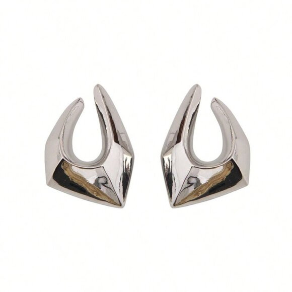 Silver Preppy Women's Metal Minimalist Geometric Pleated Earrings - Picture 3 of 4